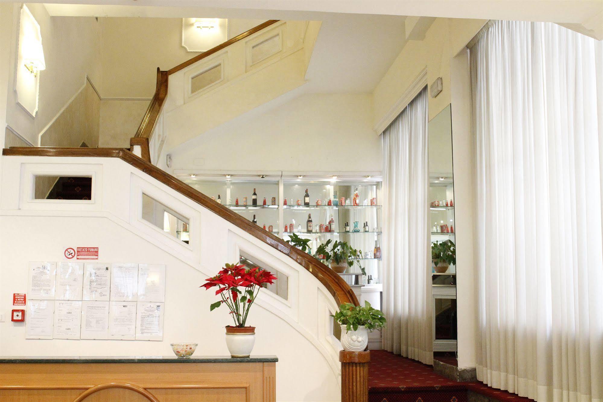 Gh Hotel San Giusto Рим Экстерьер фото