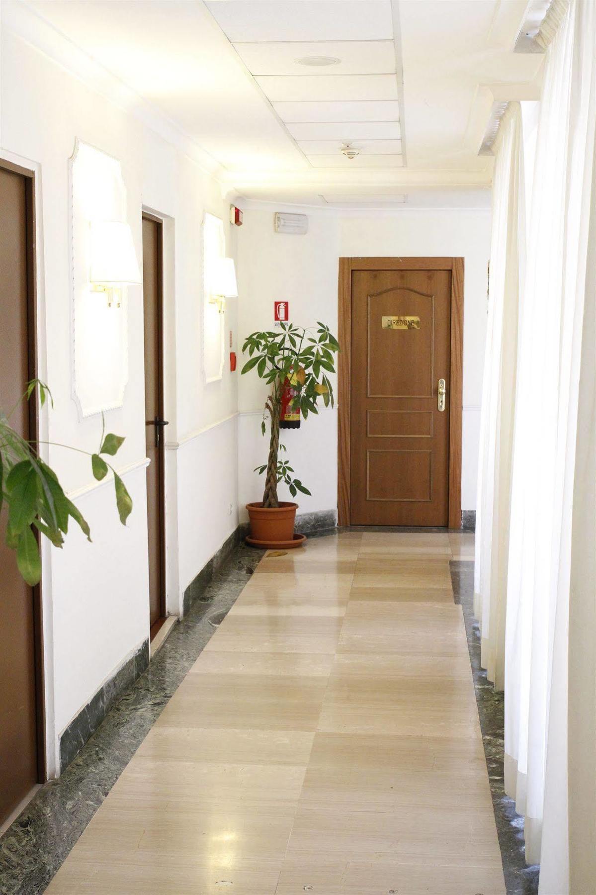 Gh Hotel San Giusto Рим Экстерьер фото